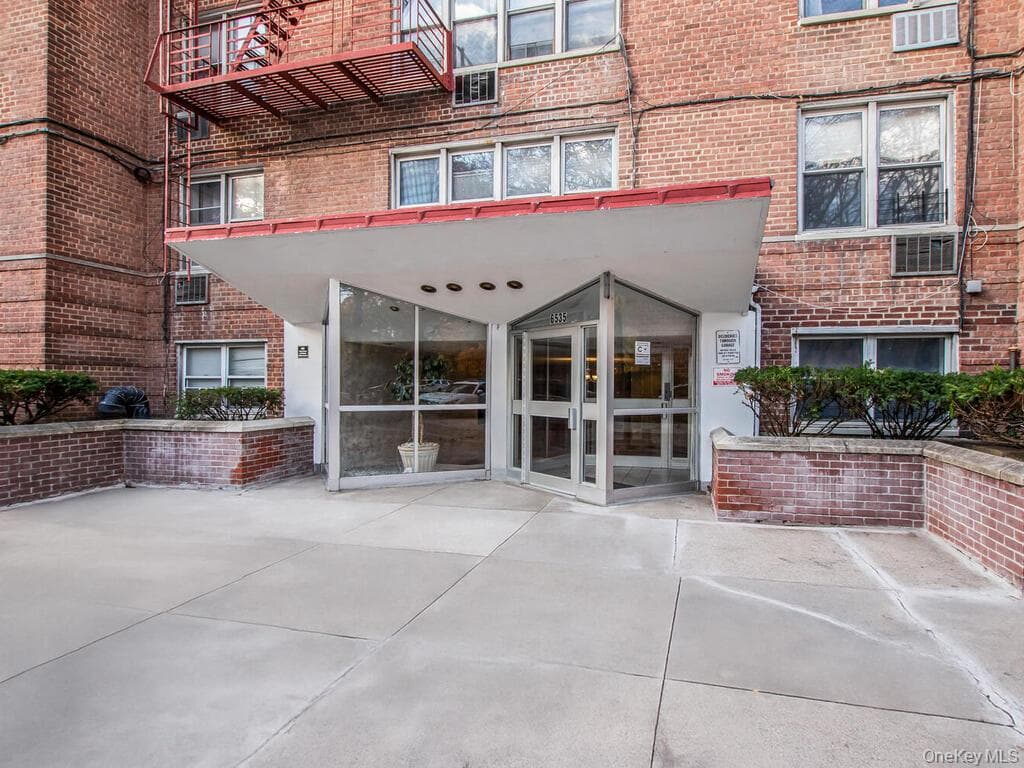 6535 Broadway Unit: 2E thumbnail 2