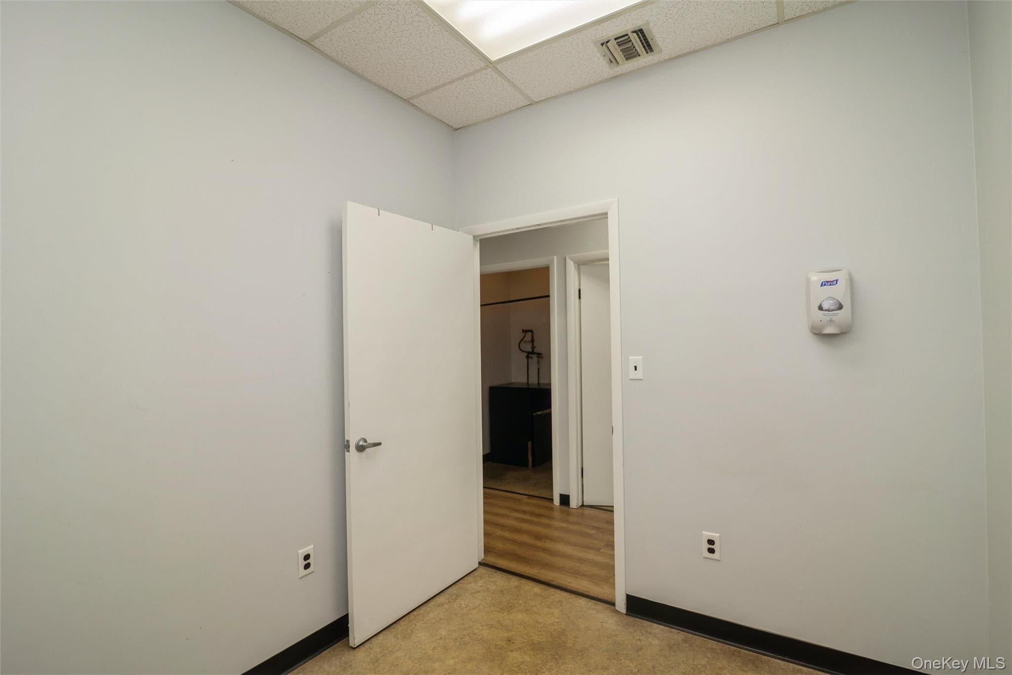 1641A Medford Avenue thumbnail 16