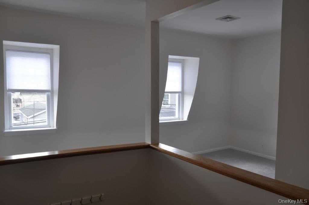 11-13 Edgemont Road Rd thumbnail 4