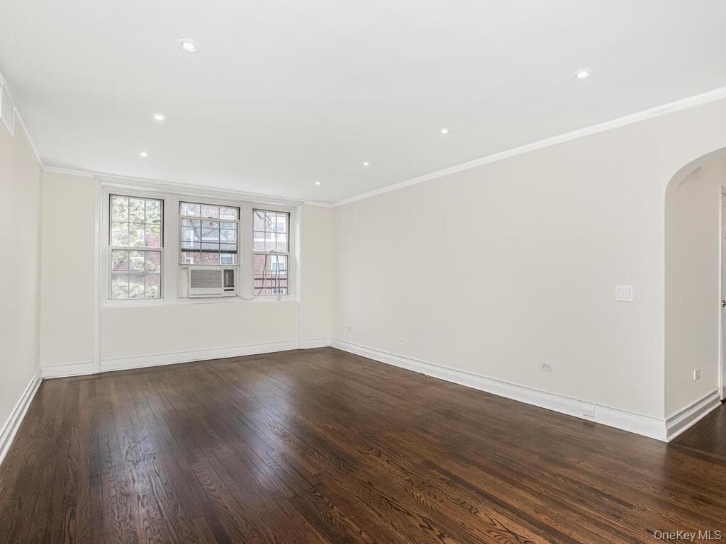 1332 Midland Avenue Unit: 3F thumbnail 5