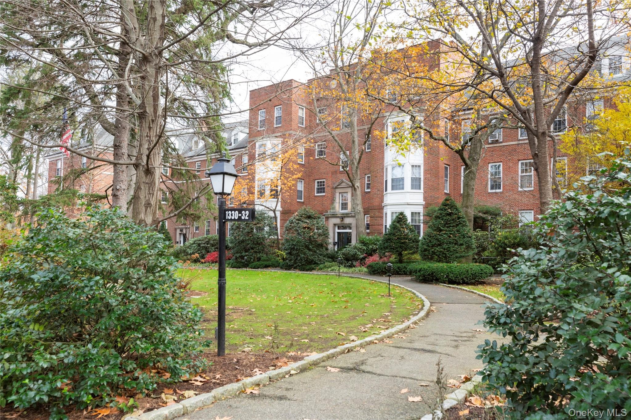 1332 Midland Avenue Unit: 3F thumbnail 2
