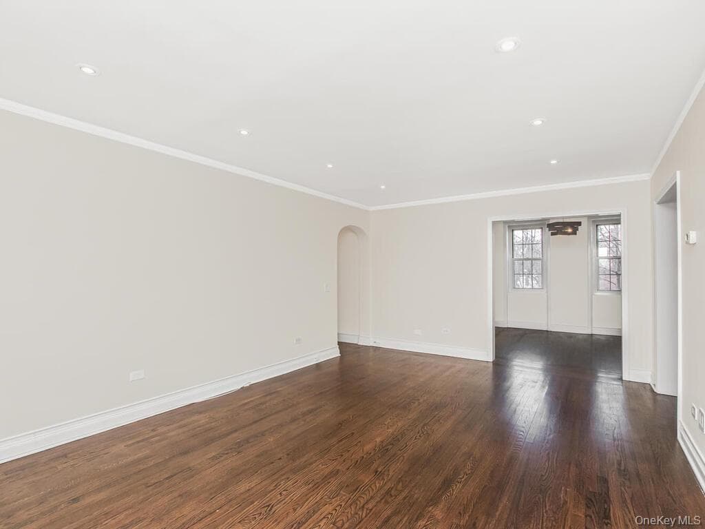1332 Midland Avenue Unit: 3F thumbnail 3