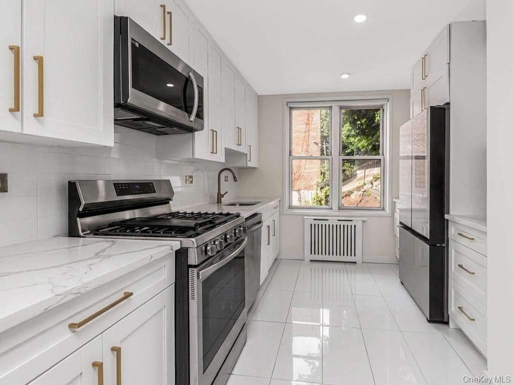2750 Johnson Avenue Unit: 4 thumbnail 6
