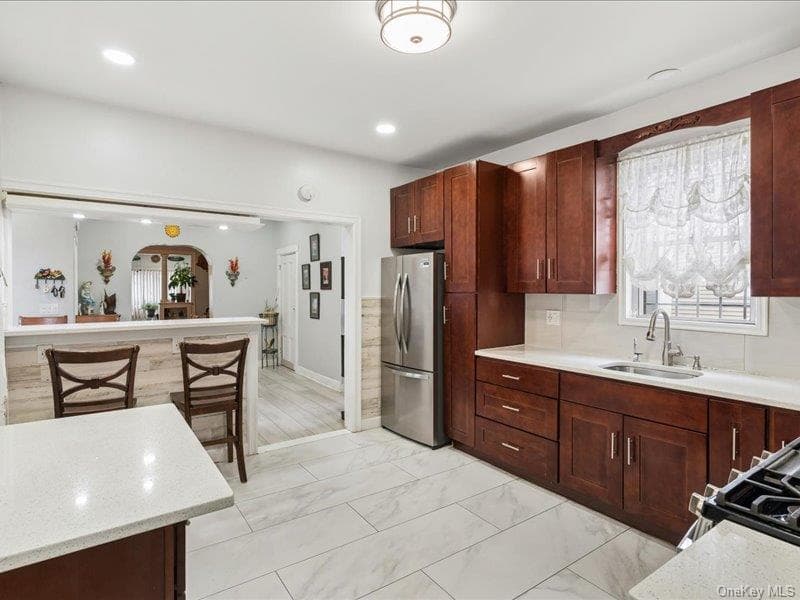 155 Linwood Street thumbnail 5