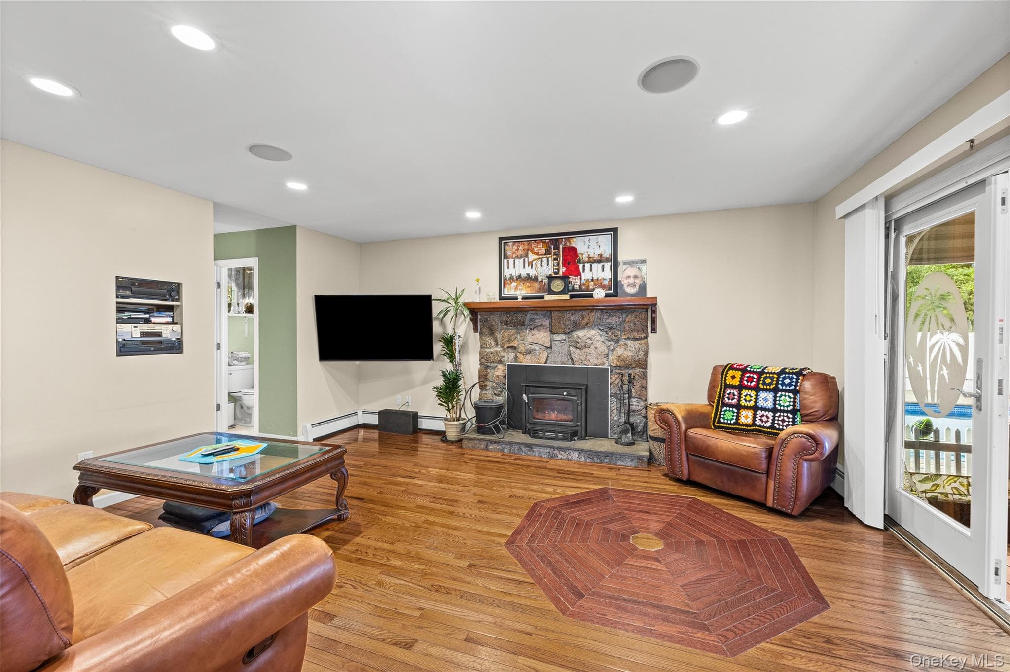 822 Coates Avenue thumbnail 19