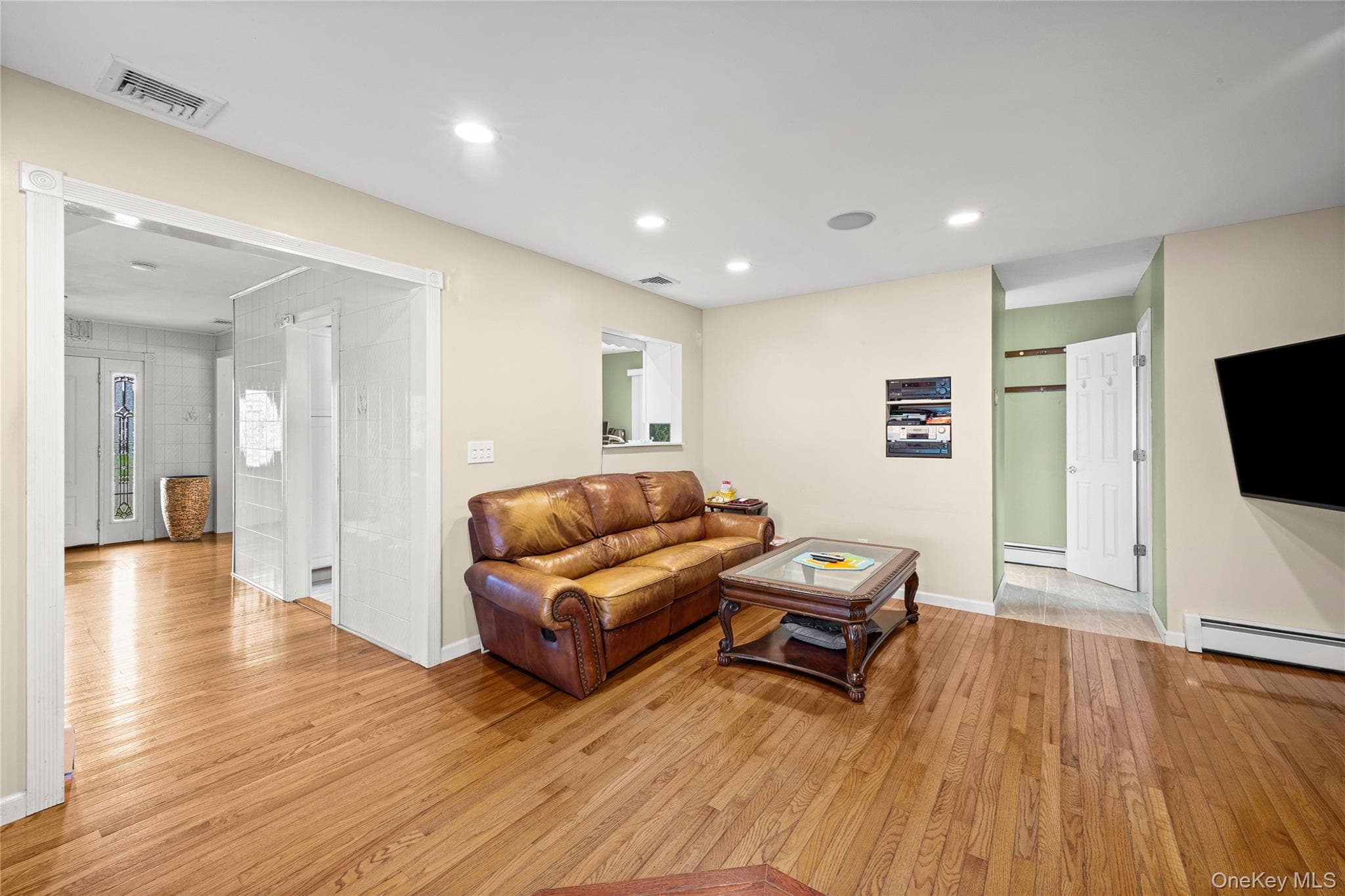 822 Coates Avenue thumbnail 21