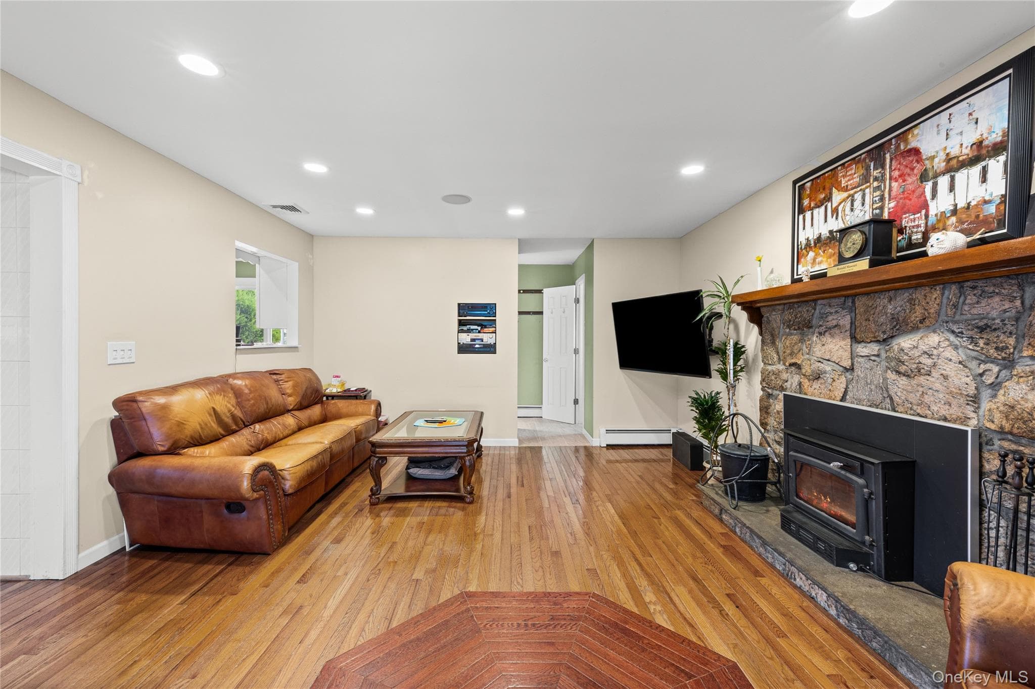 822 Coates Avenue thumbnail 20