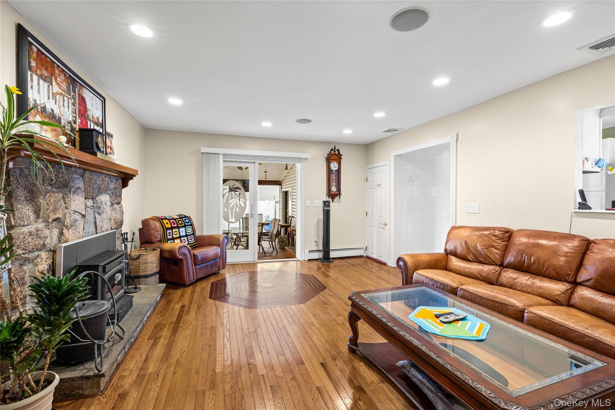 822 Coates Avenue thumbnail 18