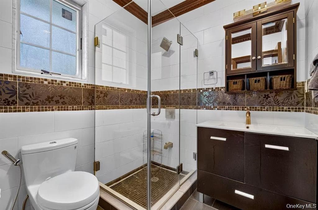 242-14 83rd Avenue thumbnail 19