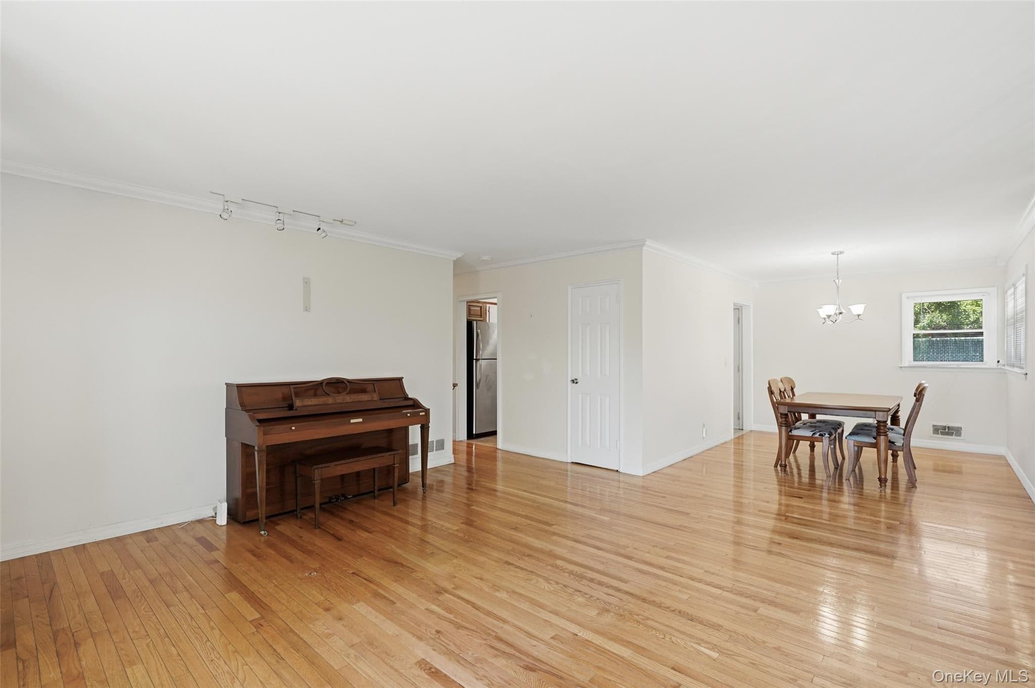 816 N Broadway thumbnail 5