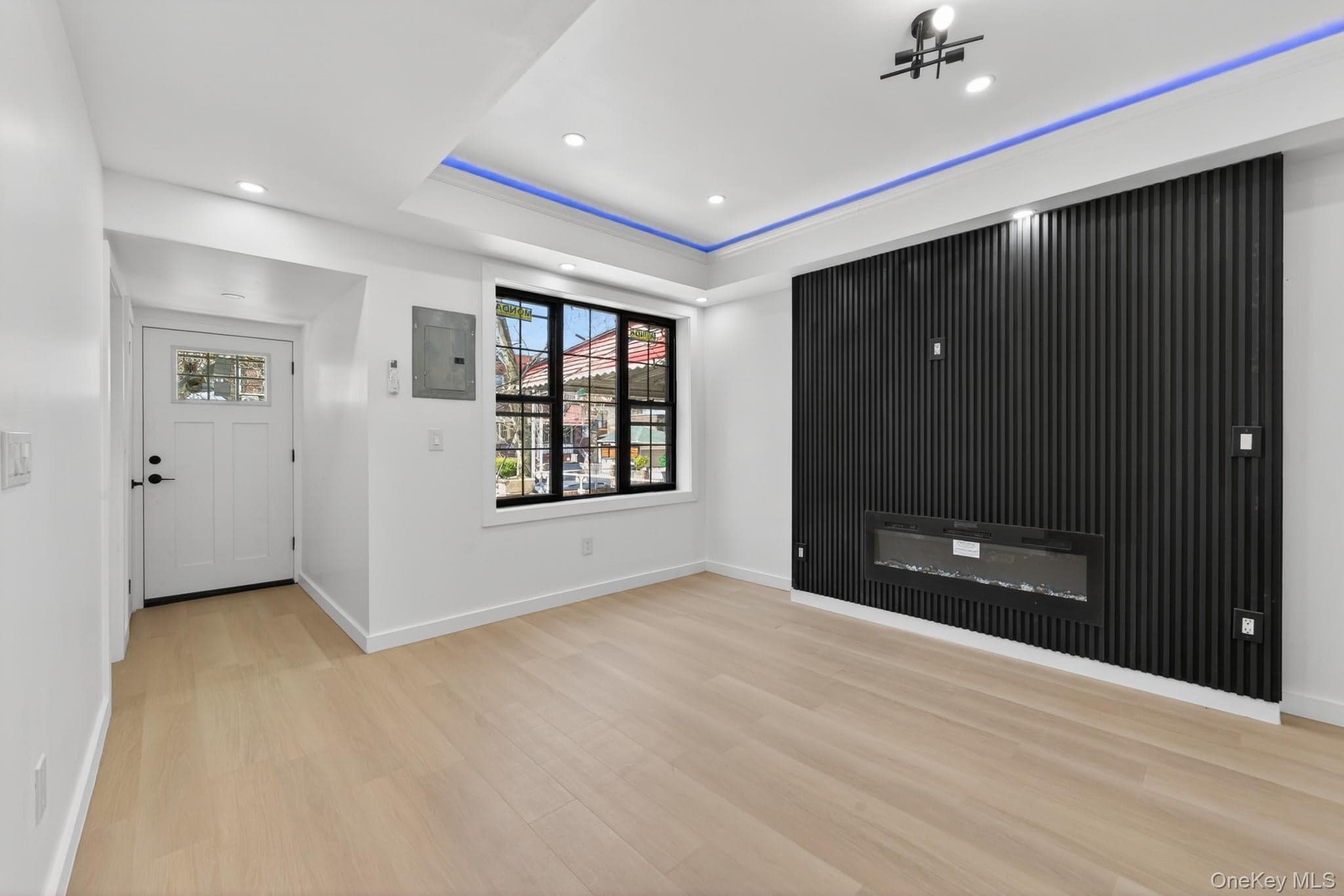 511 E 54th Street thumbnail 4