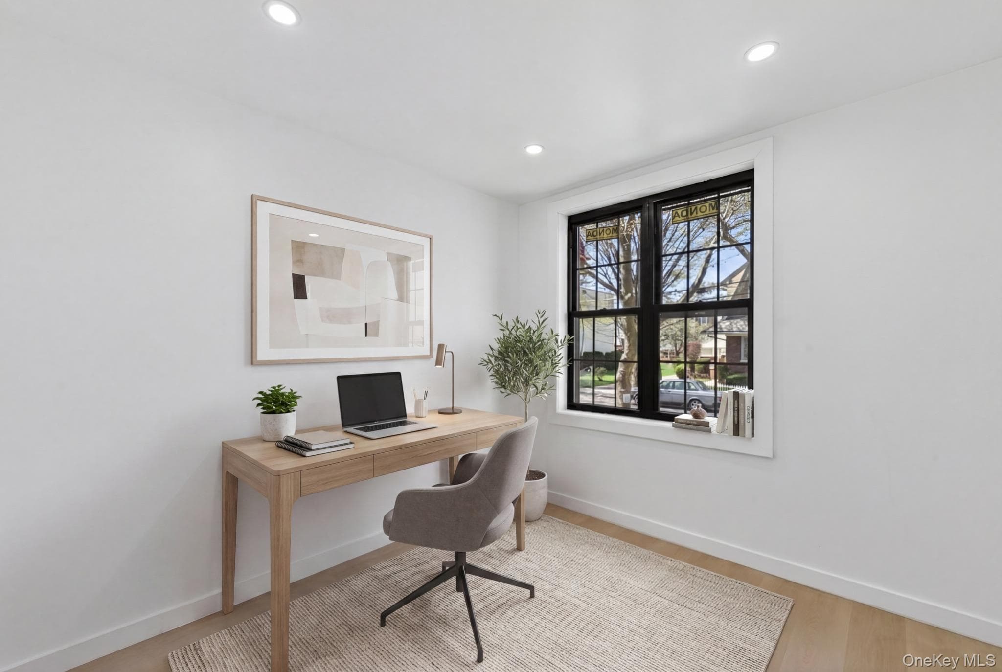511 E 54th Street thumbnail 15