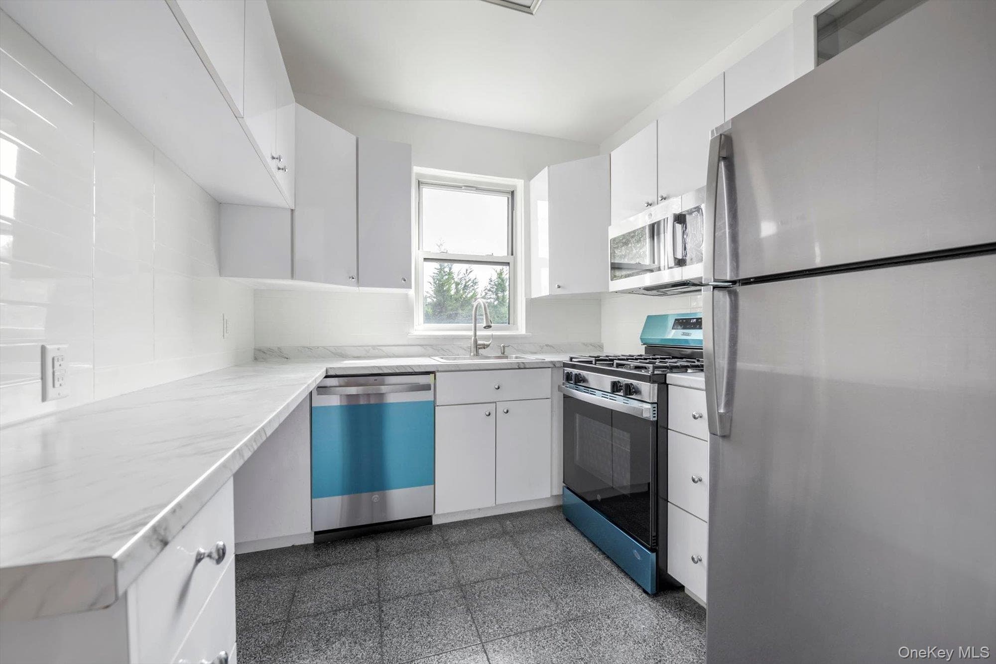 1367 Broadway Unit: B17 thumbnail 6