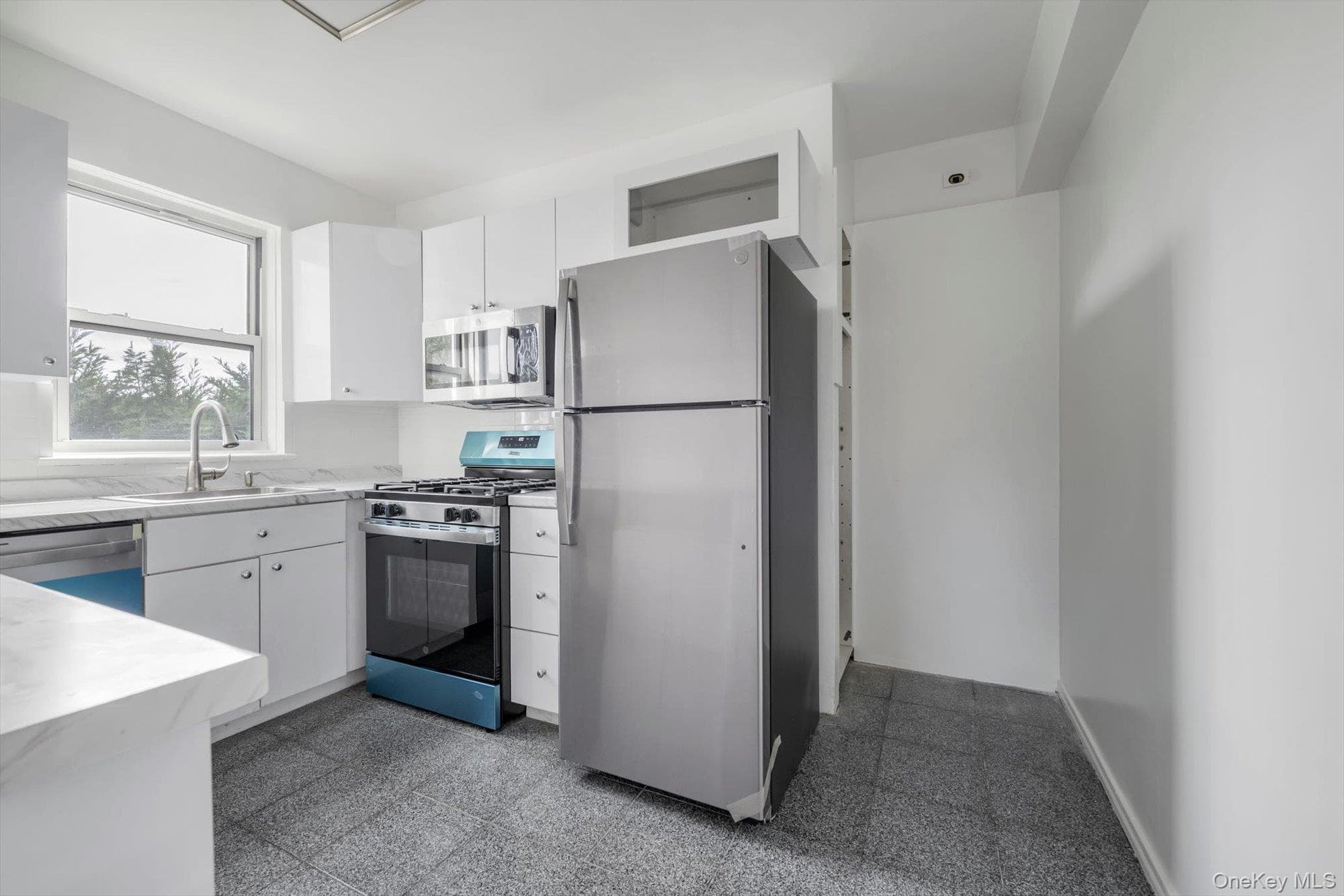 1367 Broadway Unit: B17 thumbnail 7