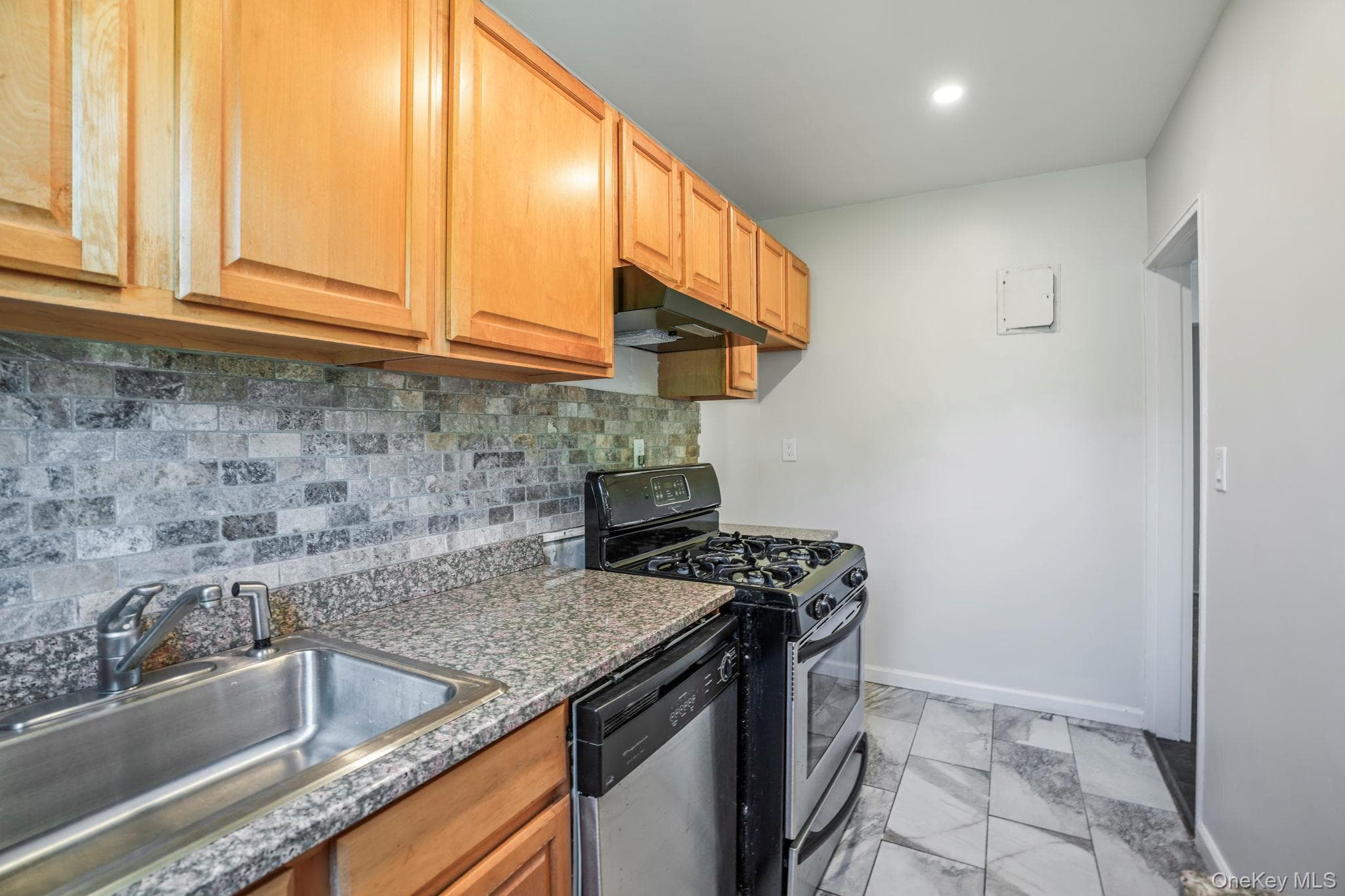 100 Cedar Street Unit: A17 thumbnail 8