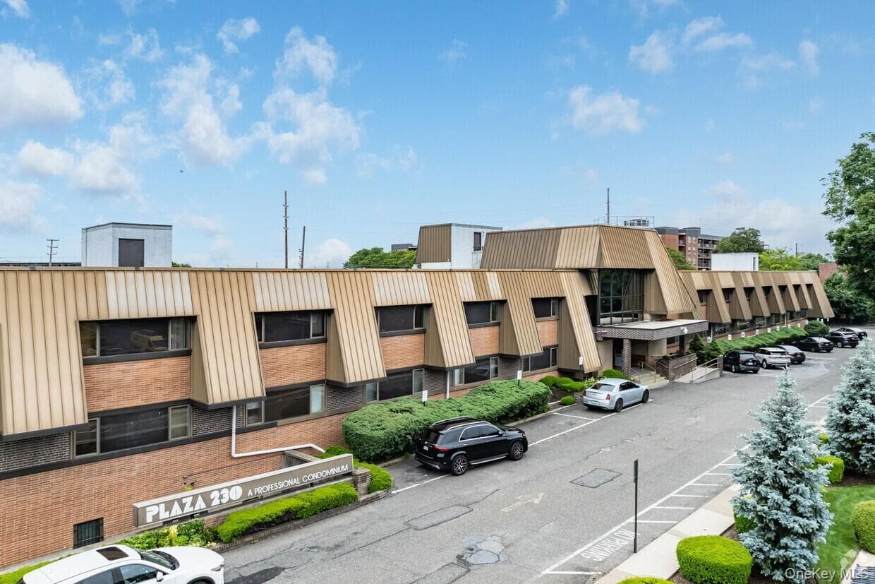 230 Hilton Avenue Unit: 9 thumbnail 9