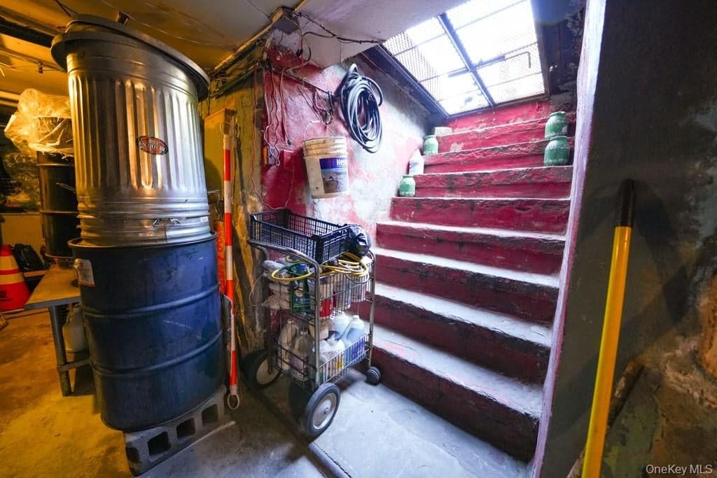 324 Suydam Street thumbnail 15