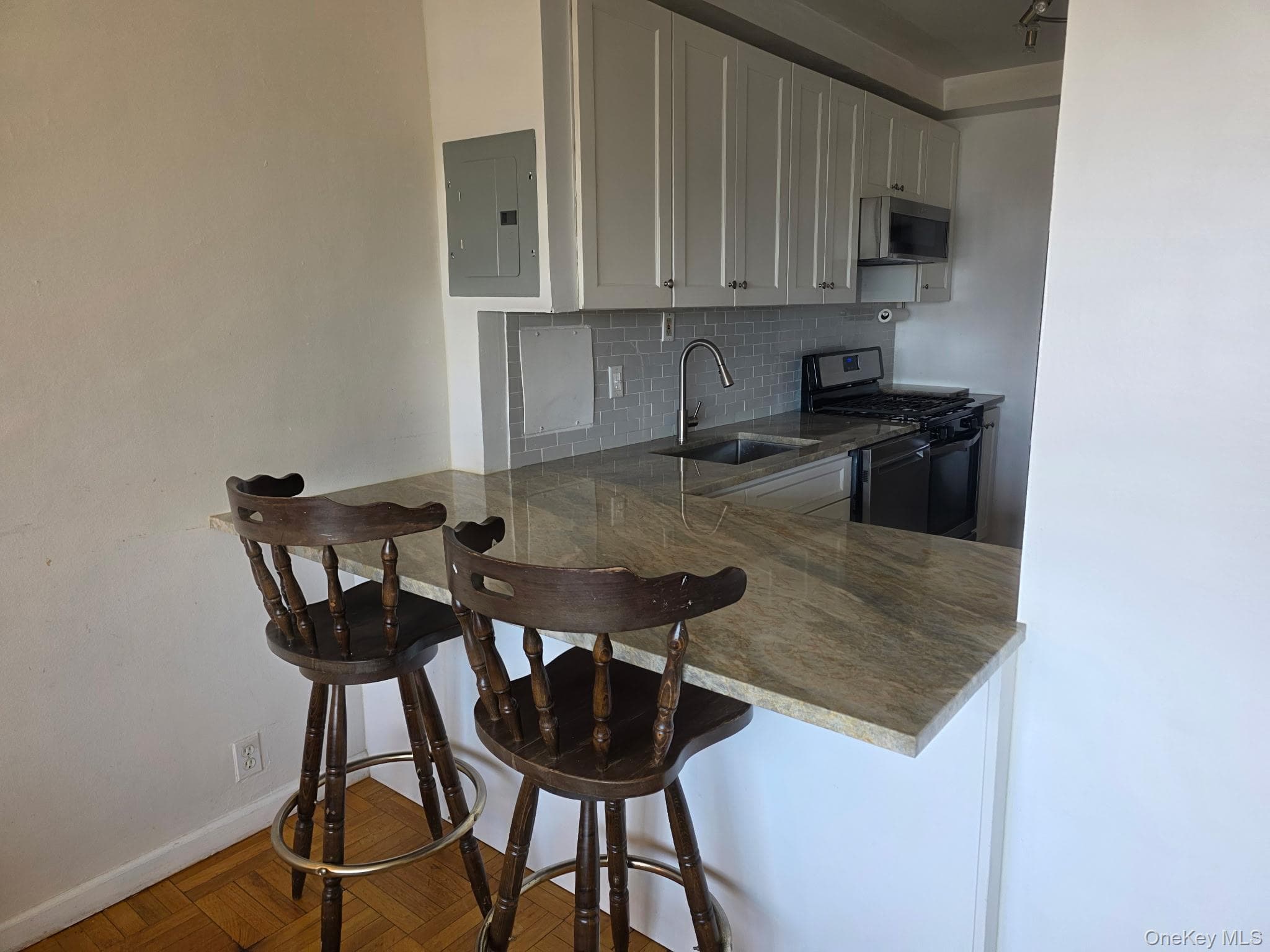 8 Fordham Hill Oval Unit: 10B thumbnail 4