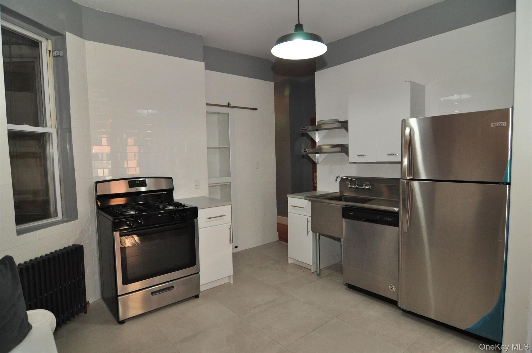 506 E 188th Street thumbnail 12