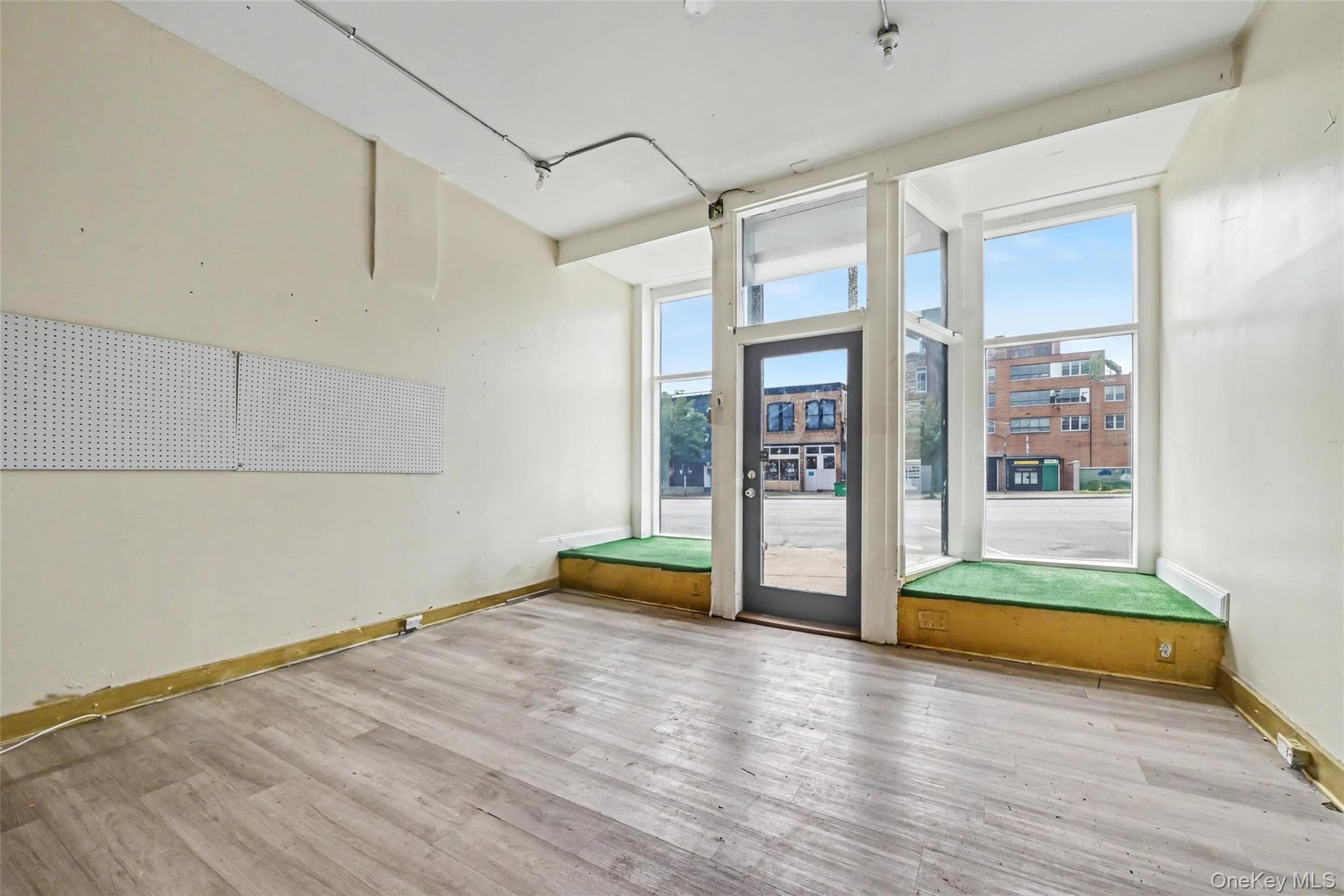 164 Broadway thumbnail 36