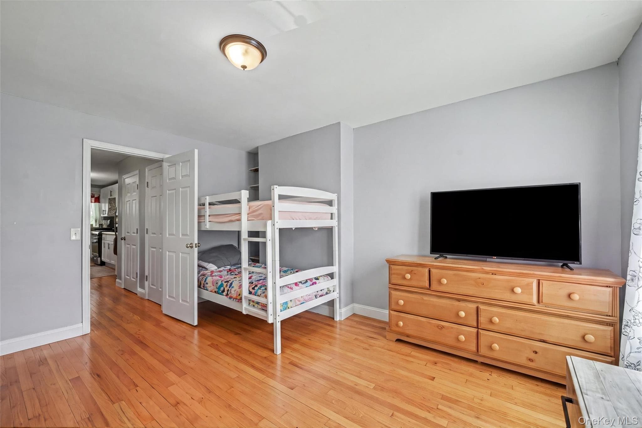 164 Broadway thumbnail 14
