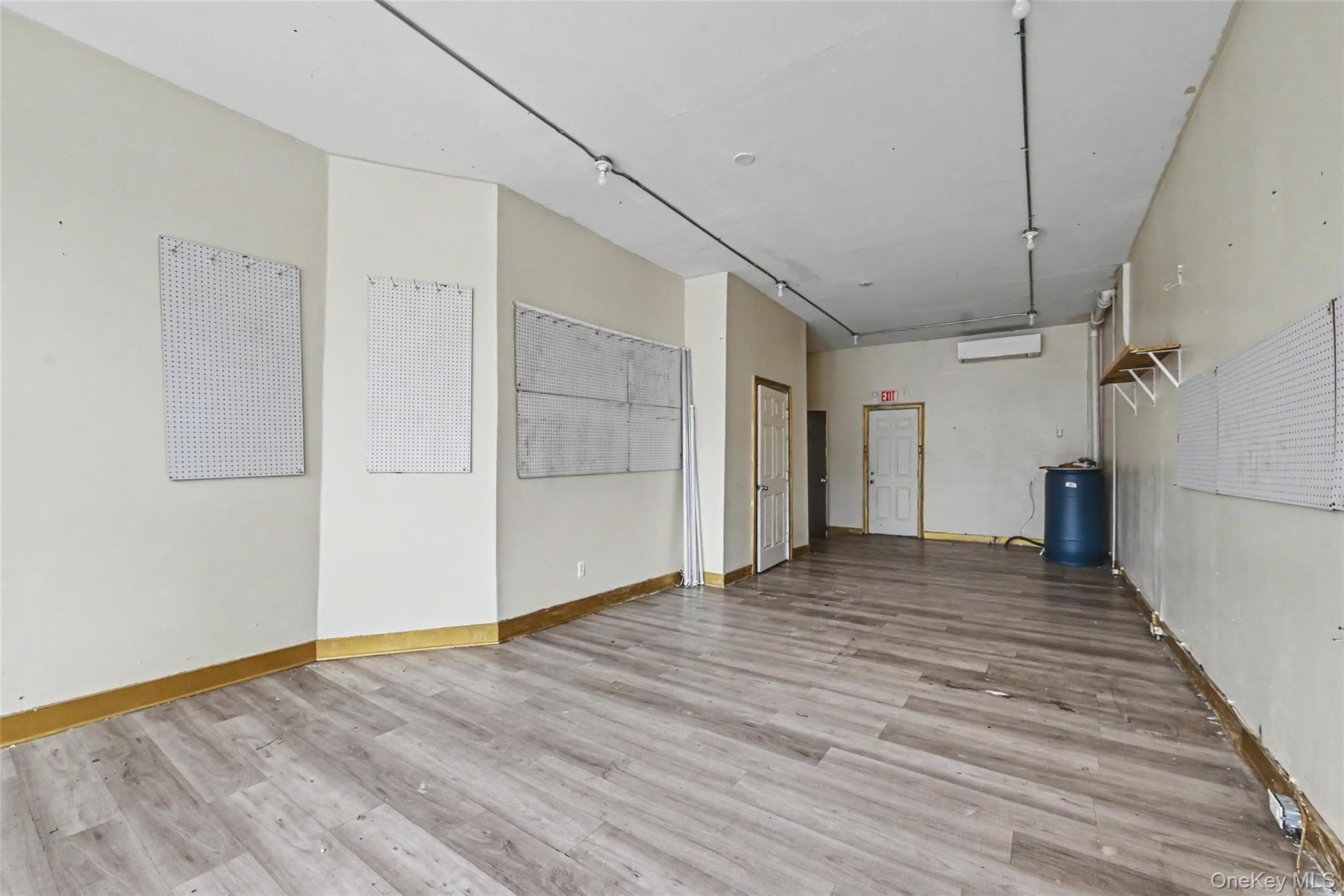 164 Broadway thumbnail 31