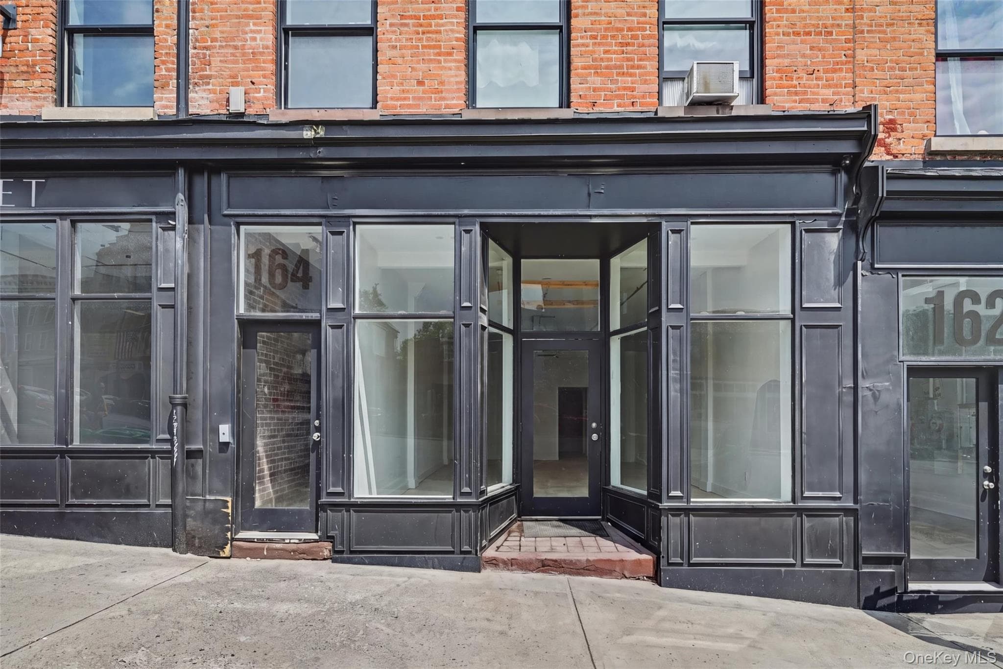 164 Broadway thumbnail 4