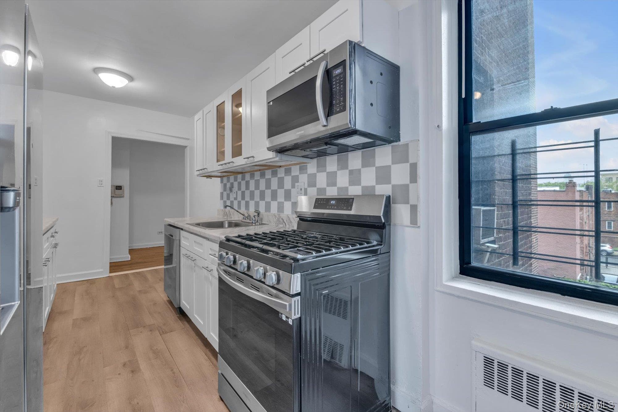 40 E 43rd Street Unit: 3B thumbnail 9
