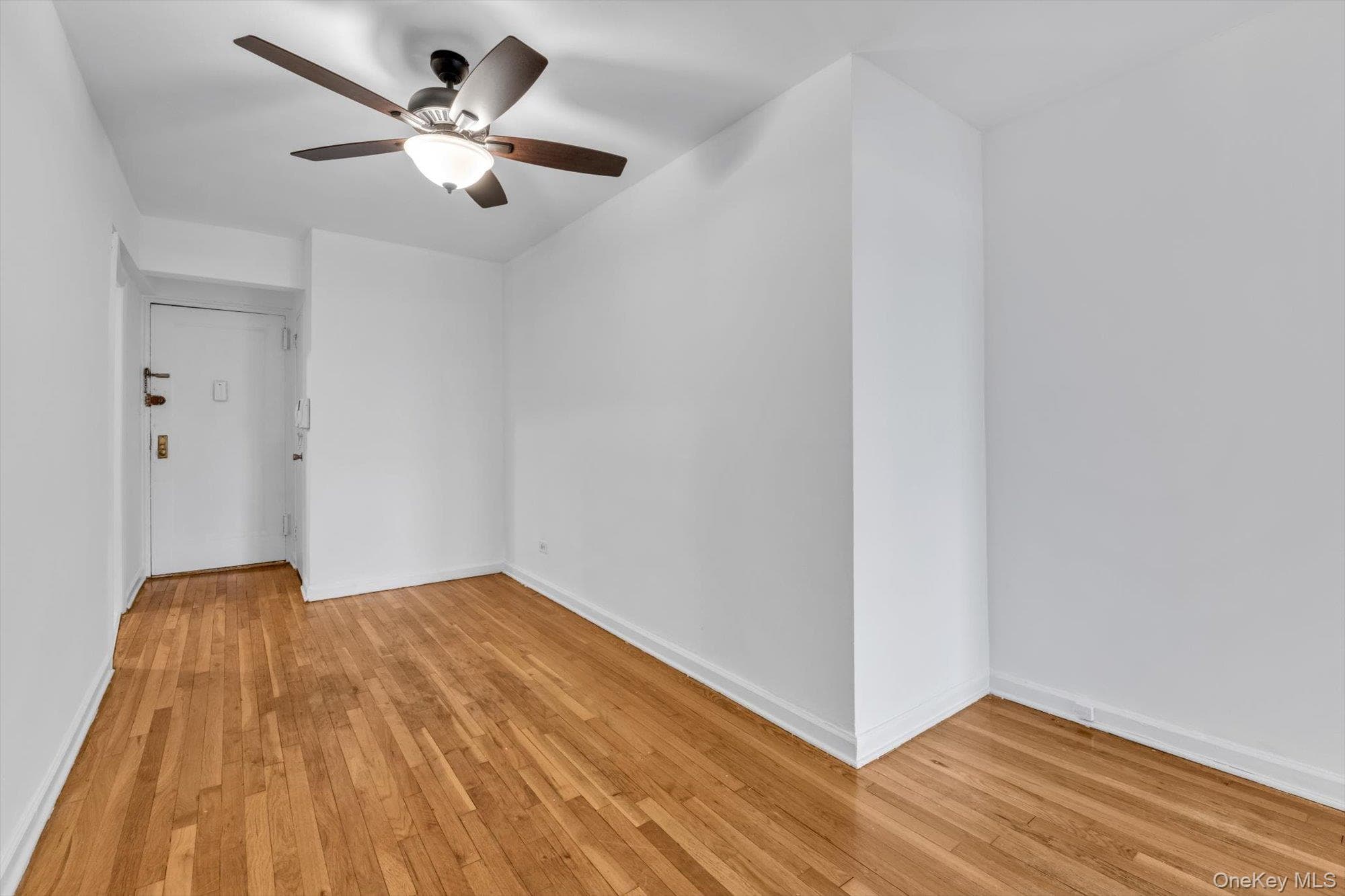 40 E 43rd Street Unit: 3B thumbnail 6
