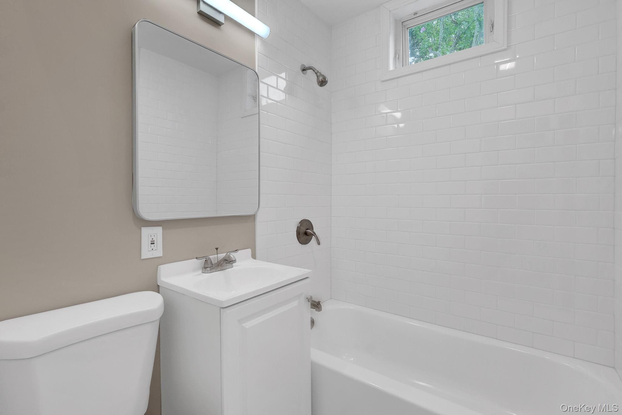 386 Tallwood Drive thumbnail 10