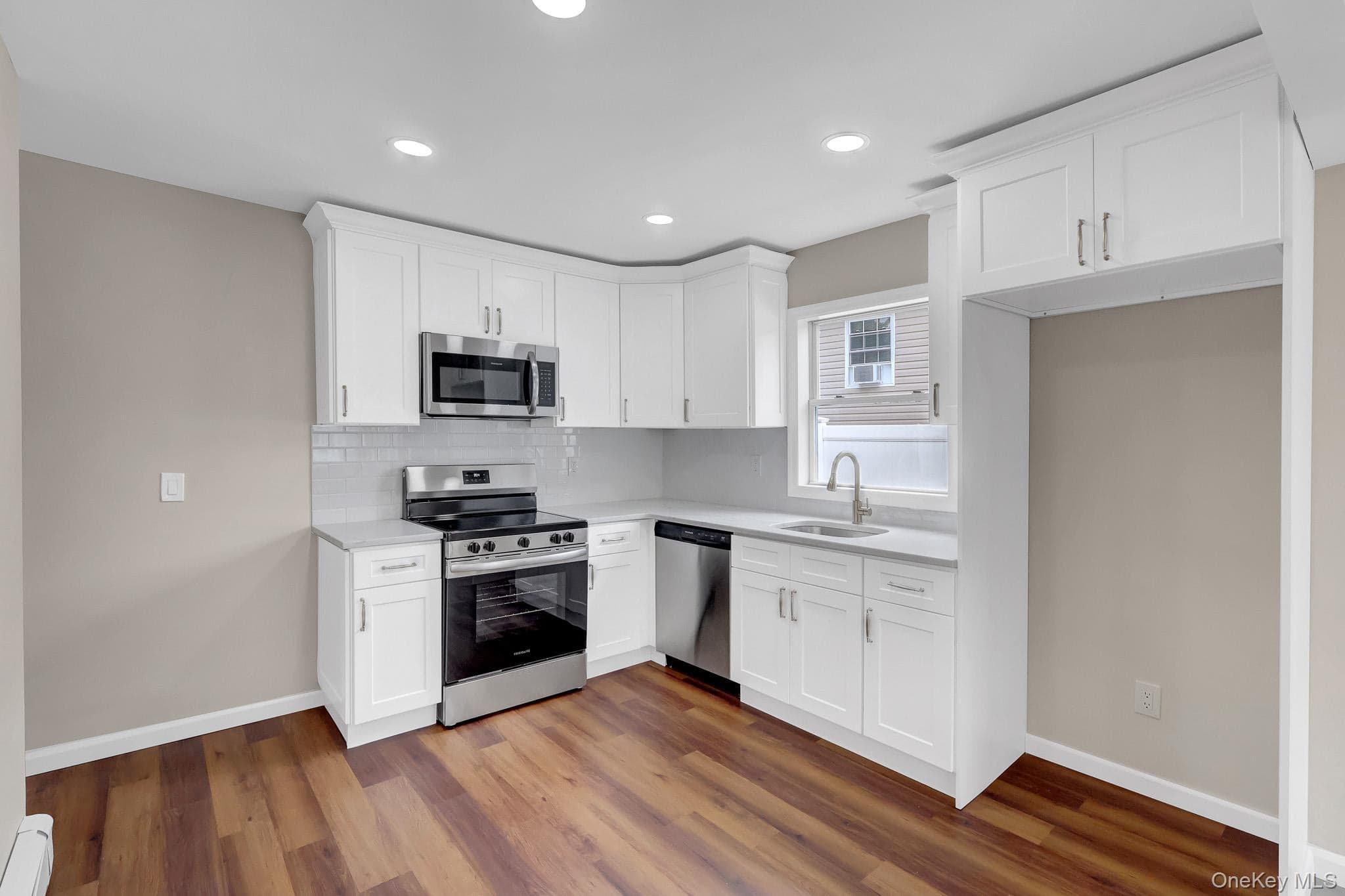 386 Tallwood Drive thumbnail 6
