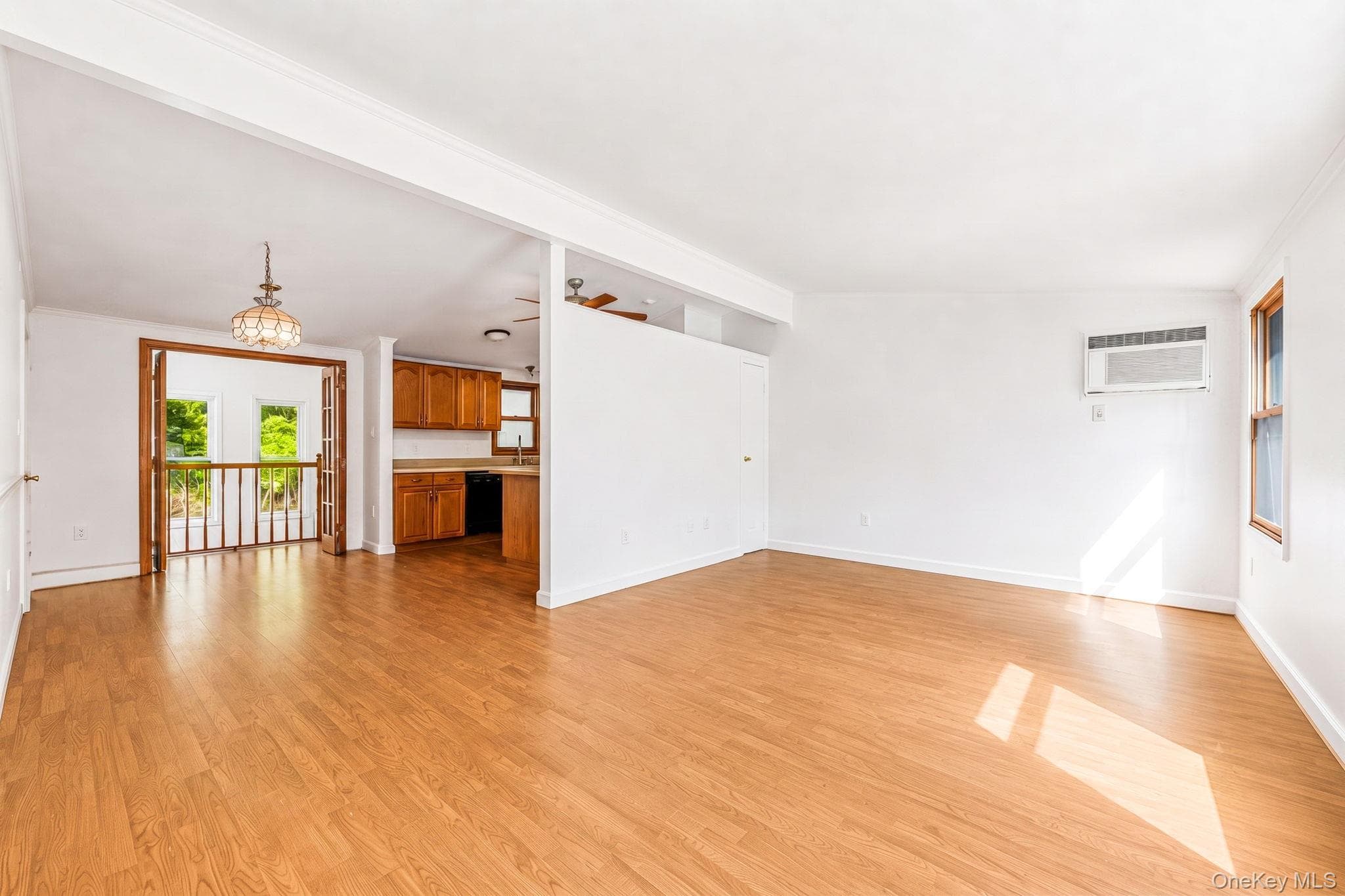 2356 Walnut Avenue thumbnail 2