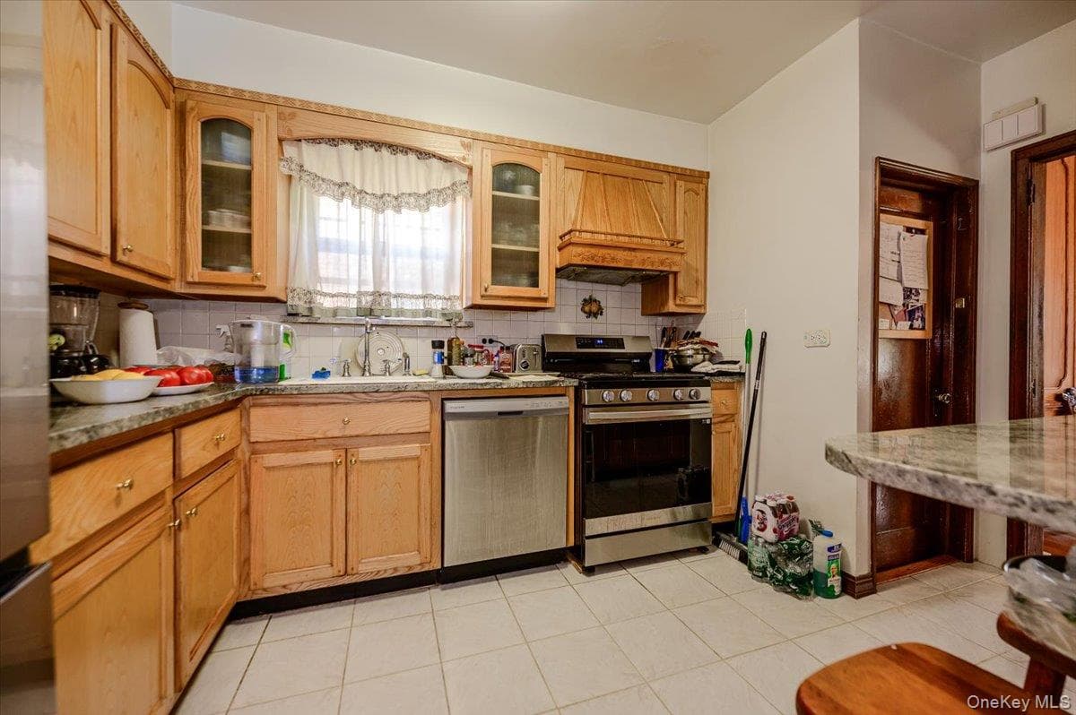 631 Kimball Avenue thumbnail 8
