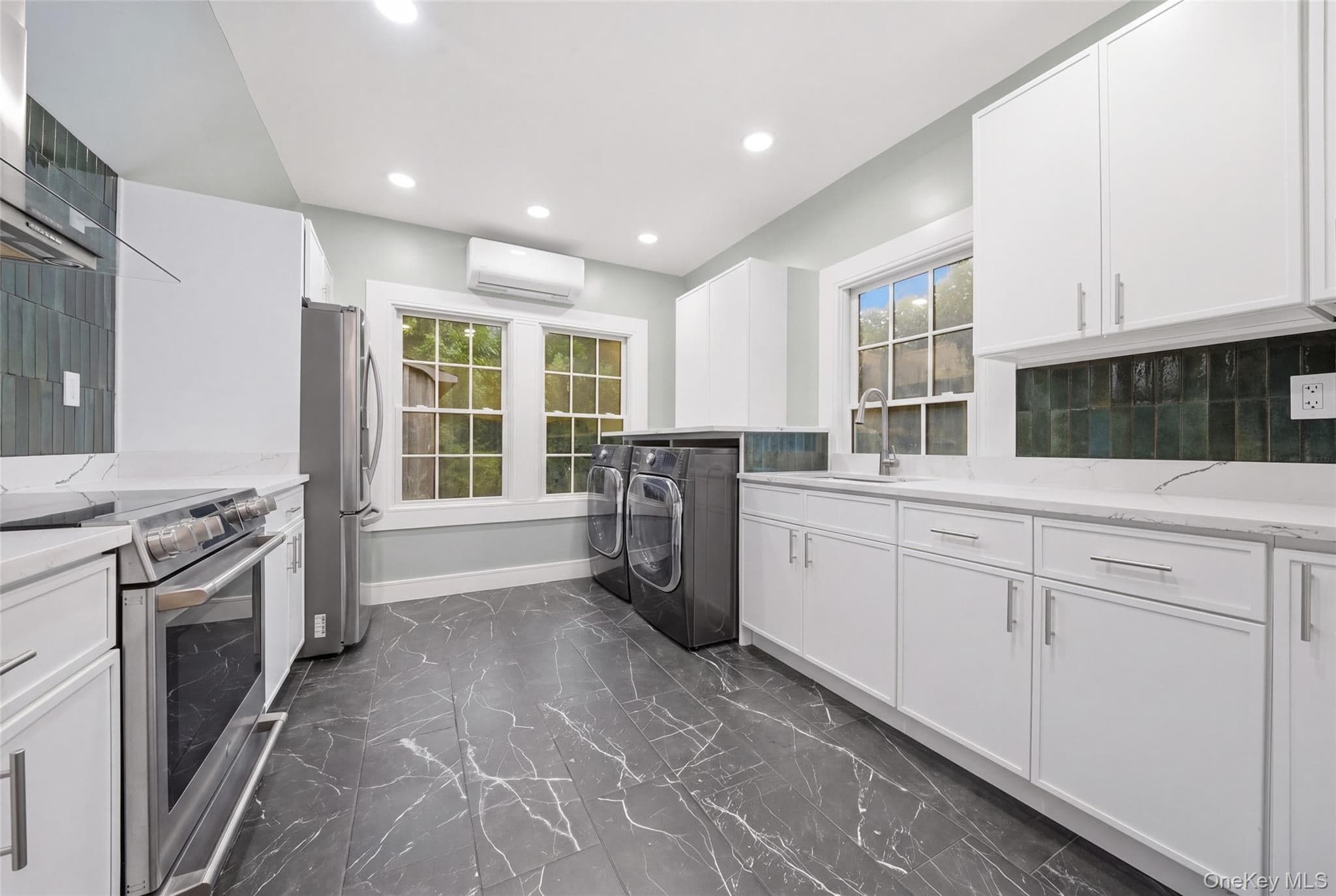 85 Nassau Drive thumbnail 27