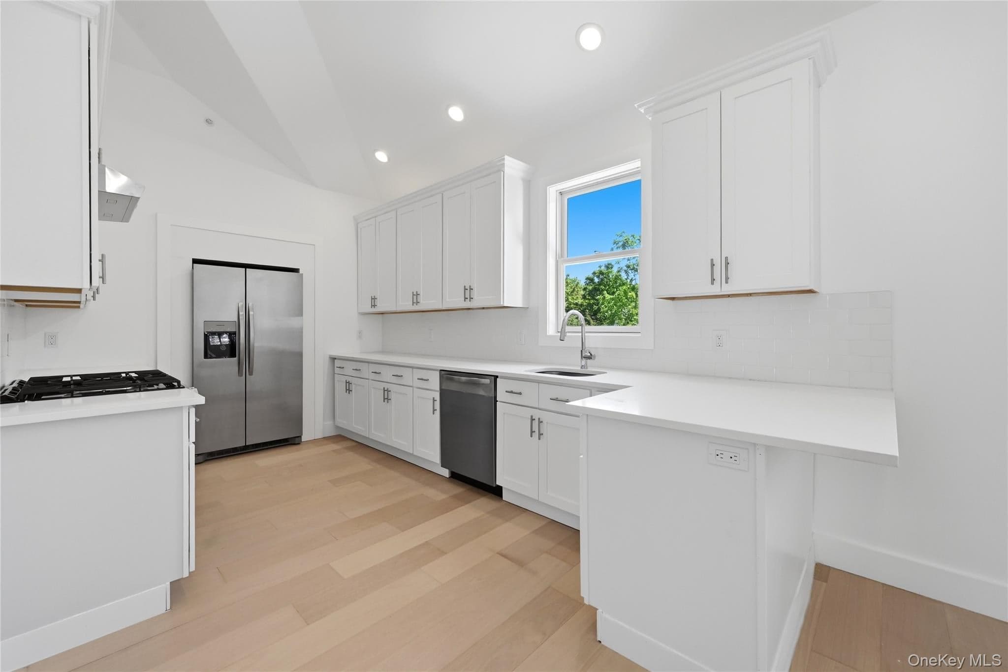 19 Montauk Highway Unit: 9 thumbnail 2