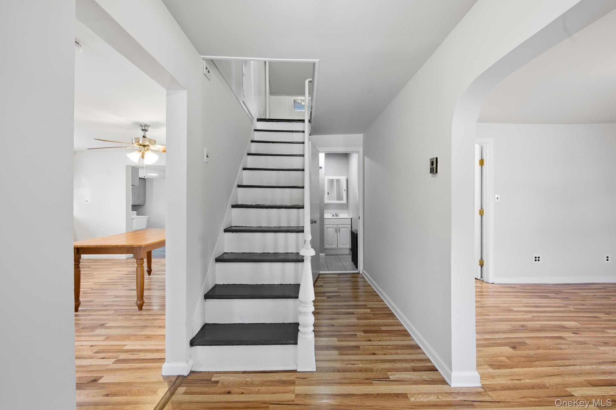 94 E Lakewood Street thumbnail 4