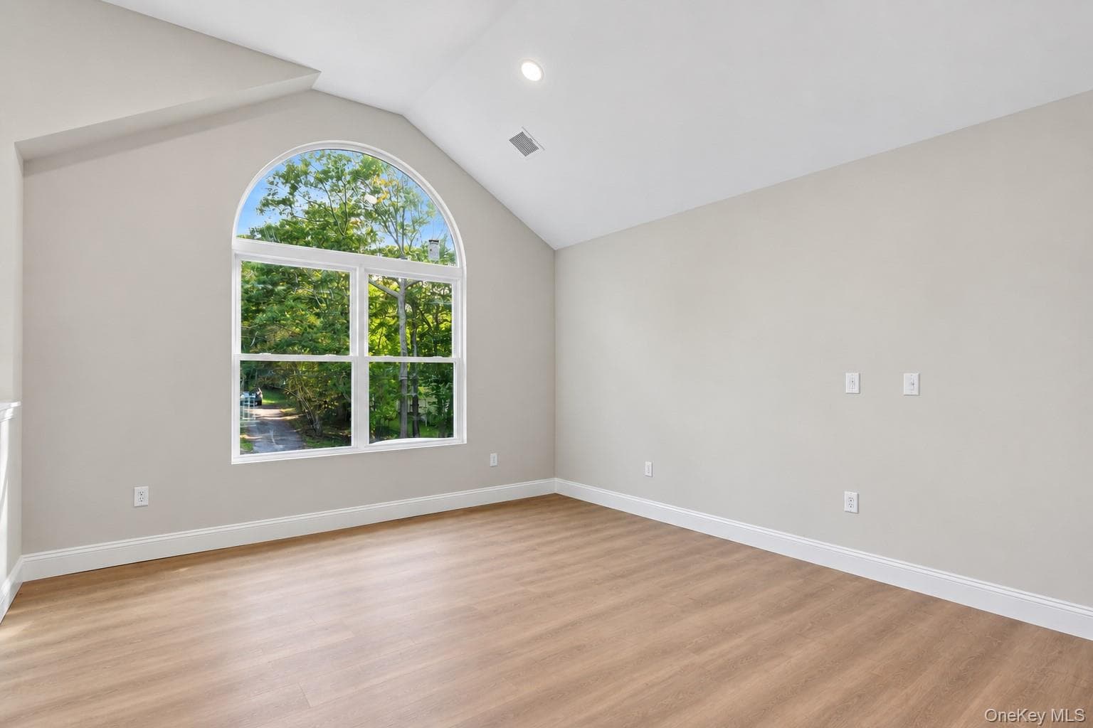 129 Cedar Lane thumbnail 6