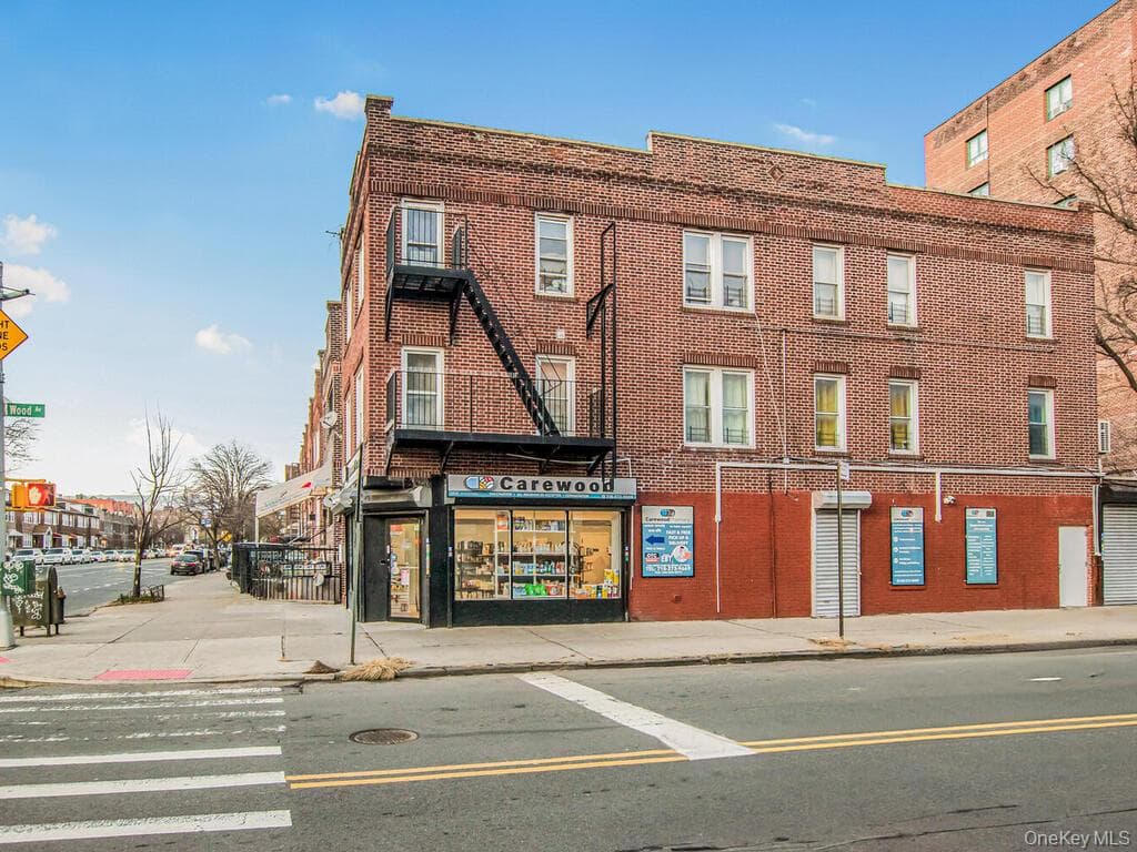 1406 White Plains Road thumbnail 30