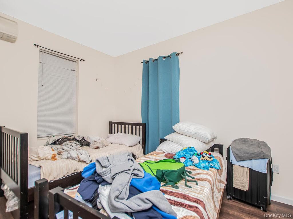 1406 White Plains Road thumbnail 16