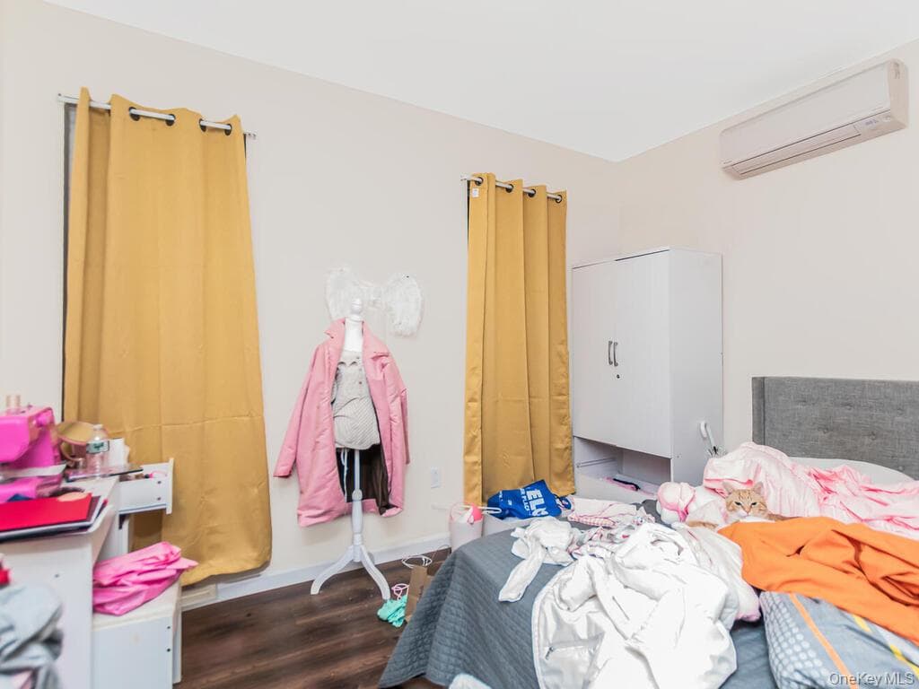 1406 White Plains Road thumbnail 17
