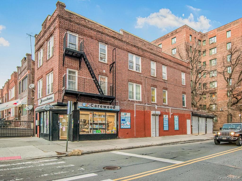 1406 White Plains Road thumbnail 29