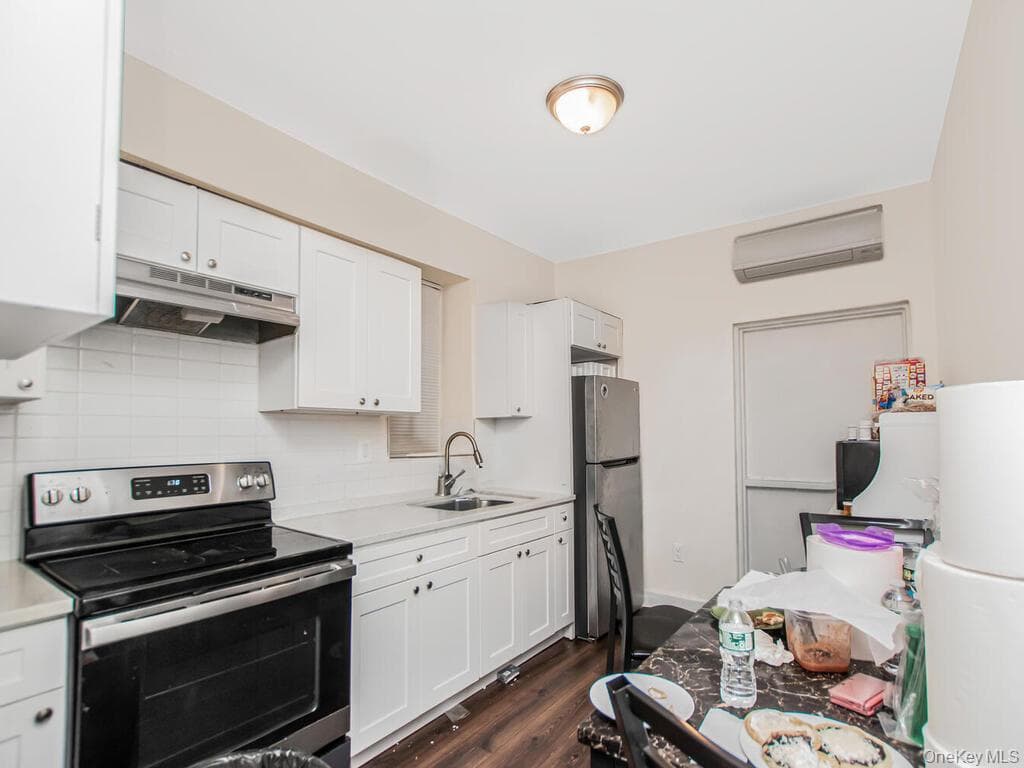 1406 White Plains Road thumbnail 15