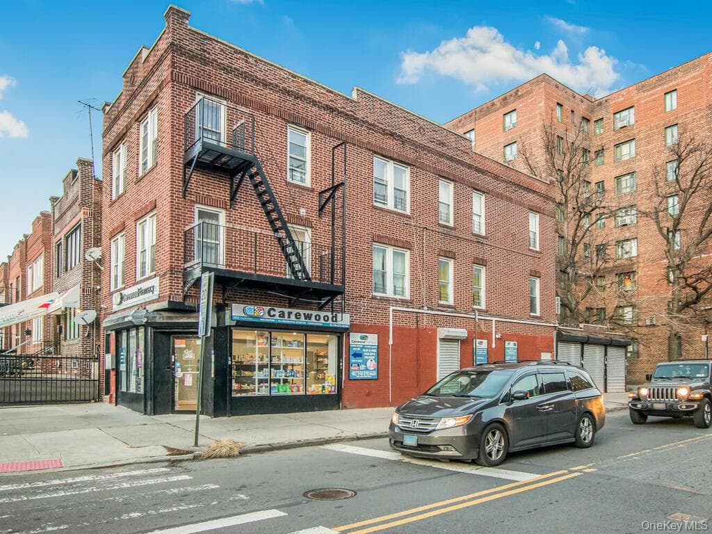 1406 White Plains Road thumbnail 6