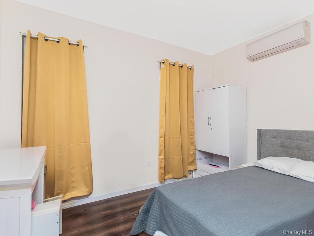 1406 White Plains Road thumbnail 41