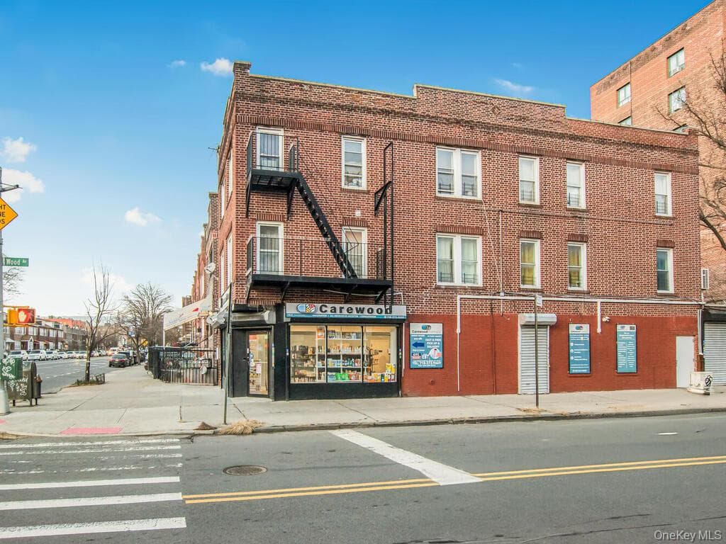 1406 White Plains Road thumbnail 7