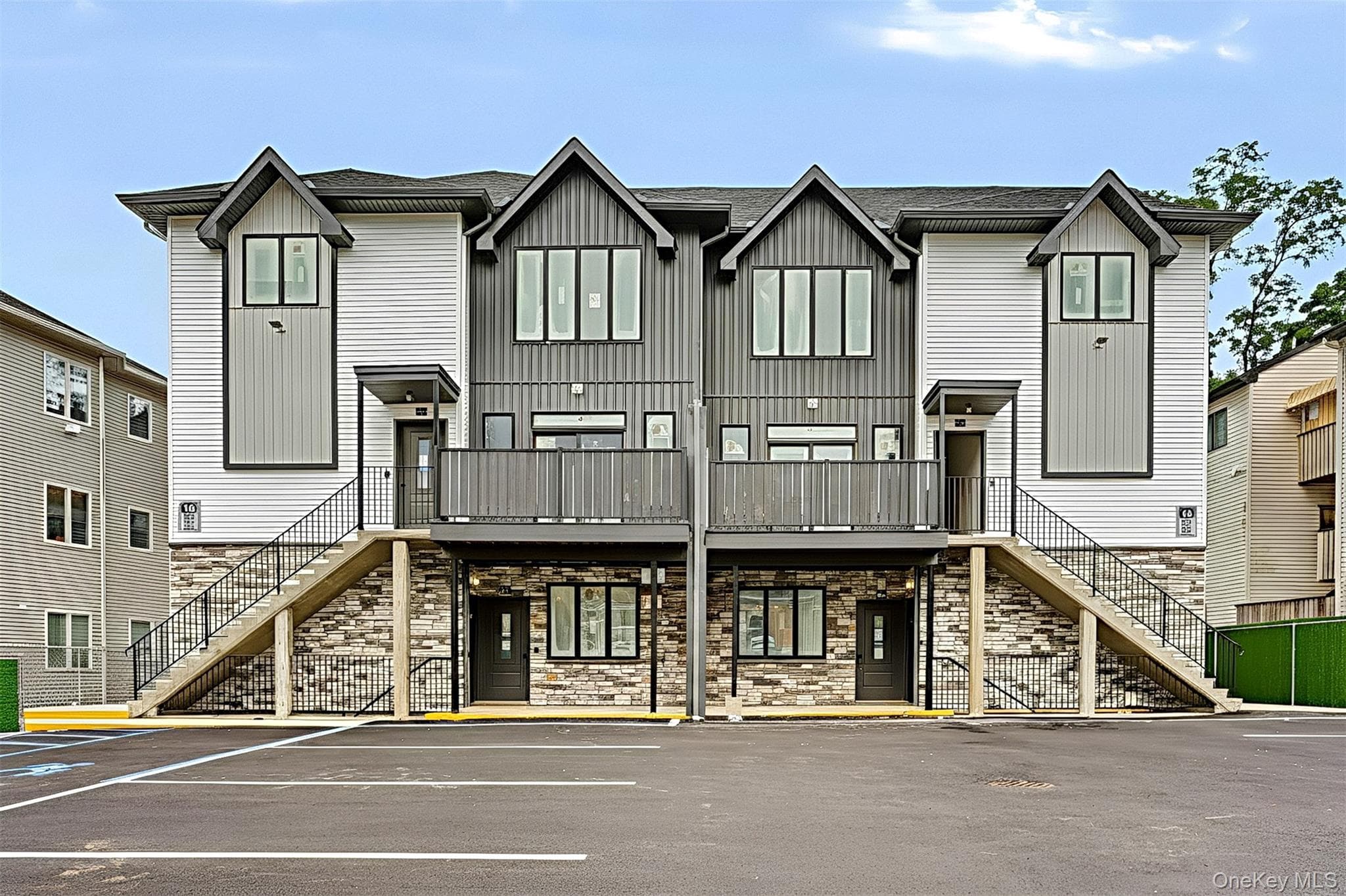 16 Phyllis Terrace Unit: 302 thumbnail 2