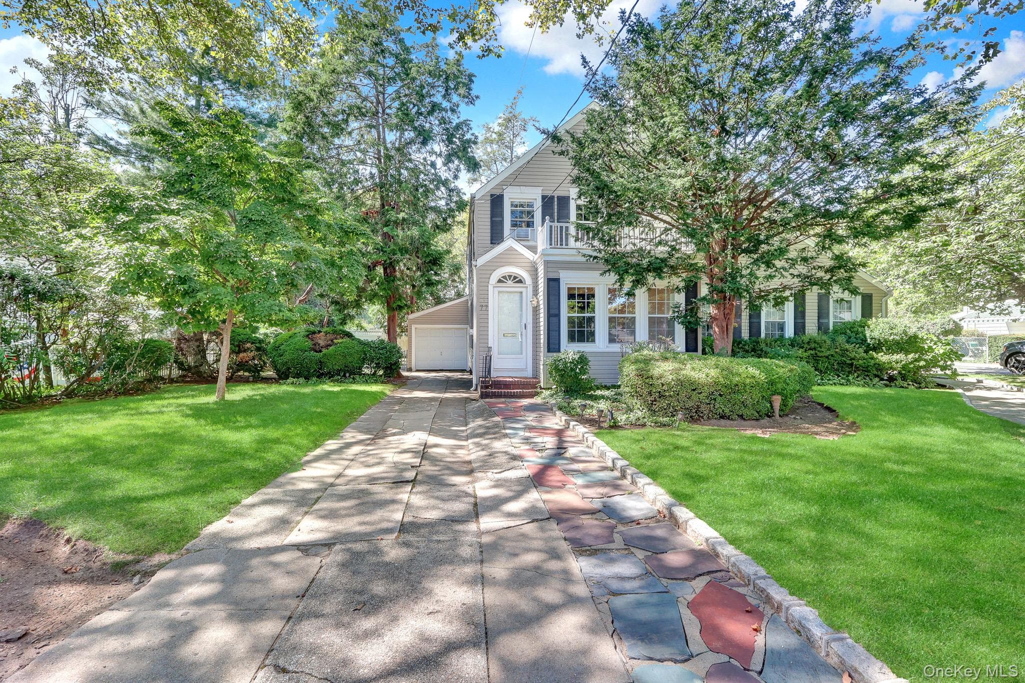 77 Elton Road, Stewart Manor