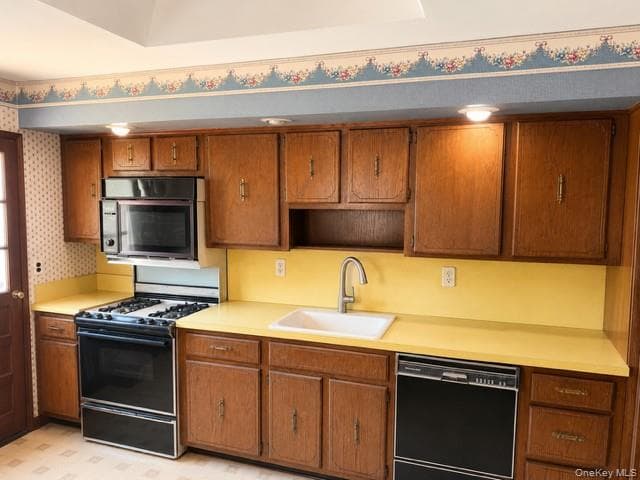 106 Rockland Lane thumbnail 3