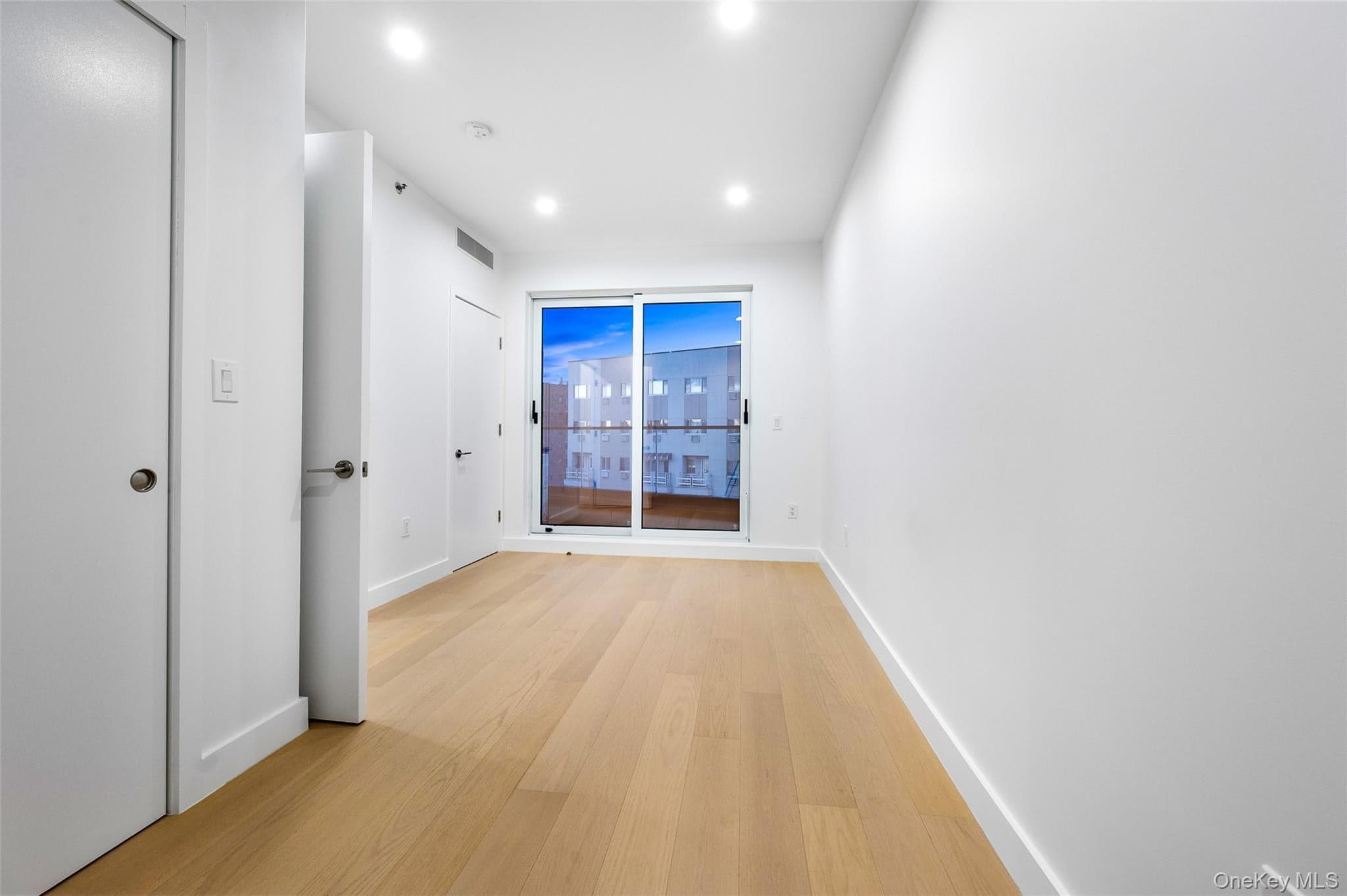 150-02 Northern Boulevard Unit: 3L thumbnail 7
