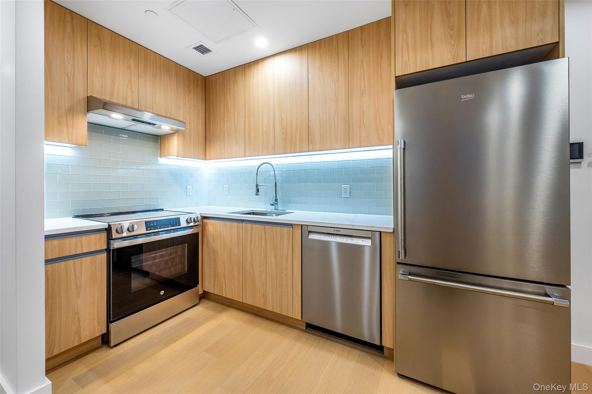 150-02 Northern Boulevard Unit: 3L thumbnail 4